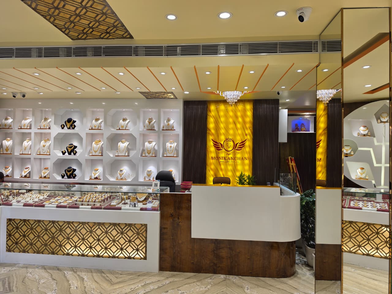 Monikanchan showroom styling